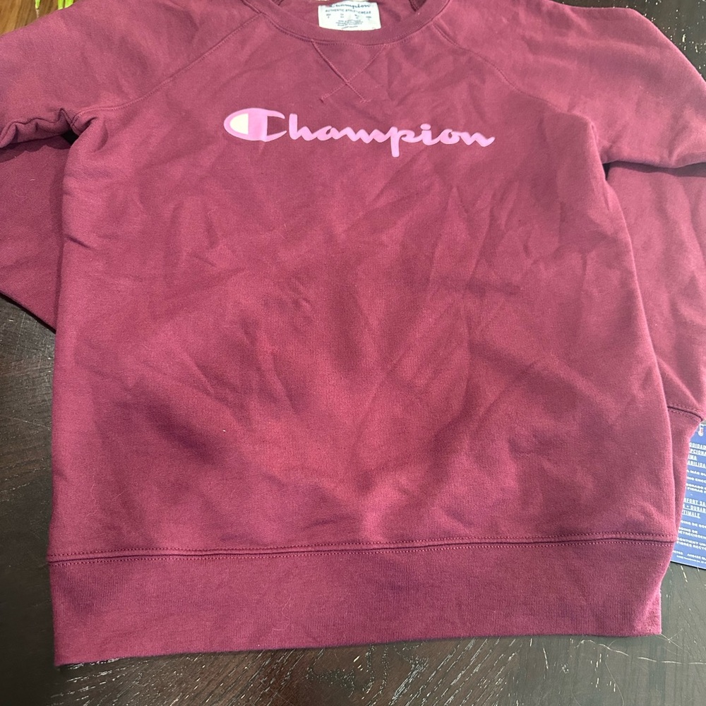 Ladies Champion‎ Burgundy Sweatshirt Size Small. New with Tags.